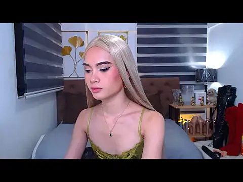 JuicyCockThea webcam