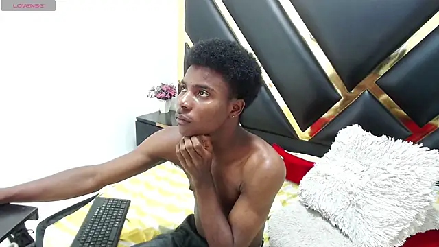 NoahJhonson69 webcam