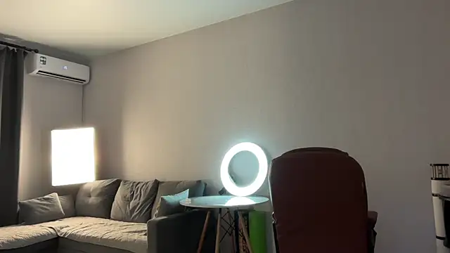 Victoria1Love webcam