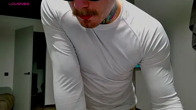 white_King9999 webcam