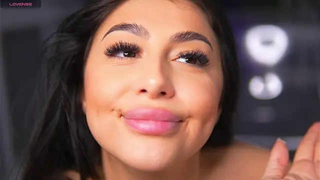 missmeganmoon (F young) - What can go wrong with some Fingering?