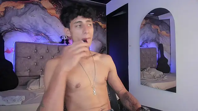 MaxiimoRomano_ webcam