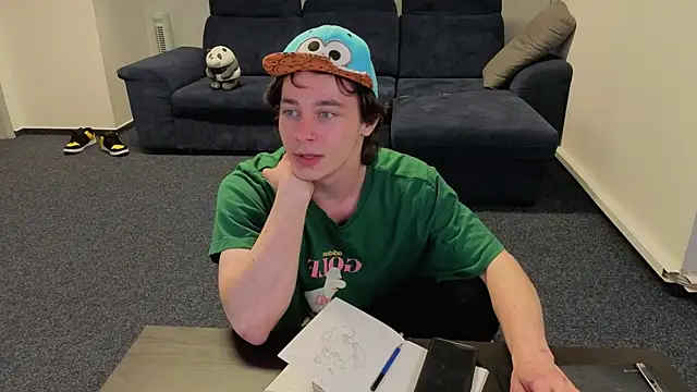 kevinstrike (M twink) - 10 topless pushups