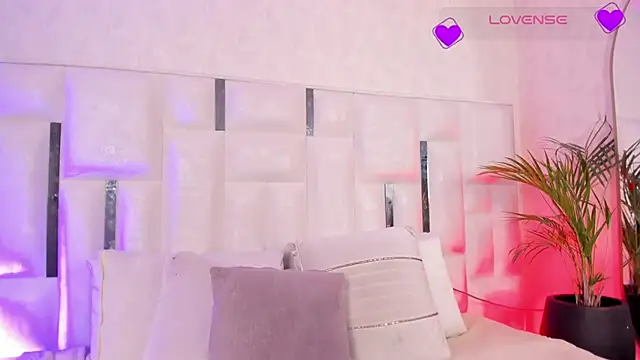 imnikaa_ - Imnikaa_'s free webcam - UK Sex Cams