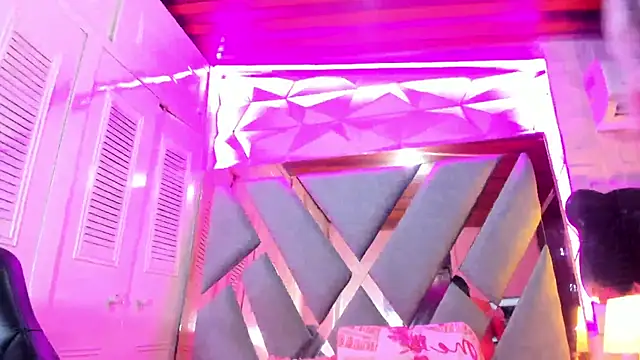 Scarlet_Reyes webcam