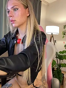 MistressMommyKate webcam