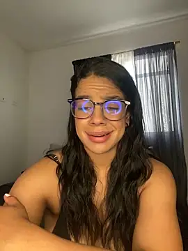 trianawhite (F young) - Fingering /cum ♥️ in TS