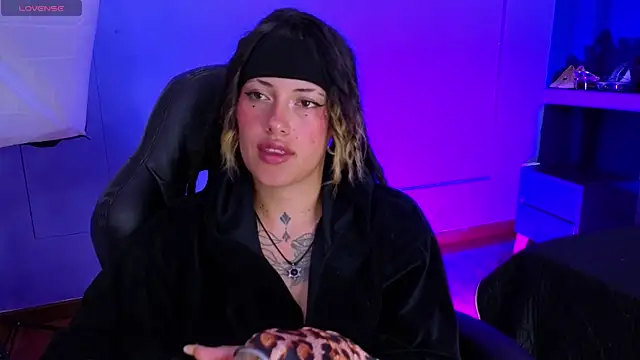 _sharlotte777 webcam