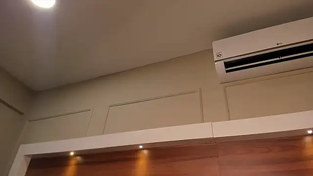 AriadnaHarper webcam