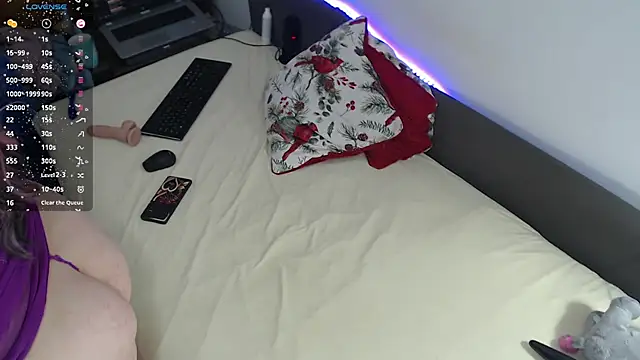 BigBootyAlice webcam