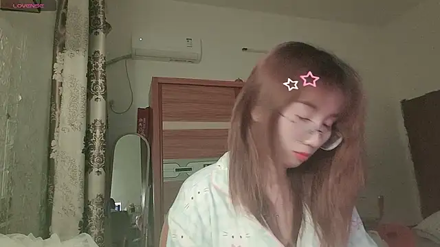 lili_666 (F young) - 成年人的烦恼和谁说都不合适，要学会自我消化，看开，想开，放开。