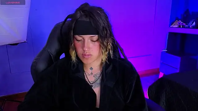 _sharlotte777 webcam