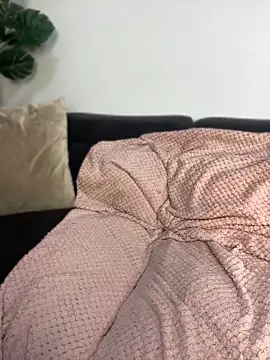 Isabella18_pink webcam