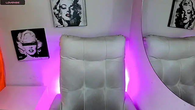 SamanthaRoldaan webcam