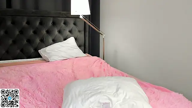 ella_fex - Ella_Fex's free webcam - UK Sex Cams