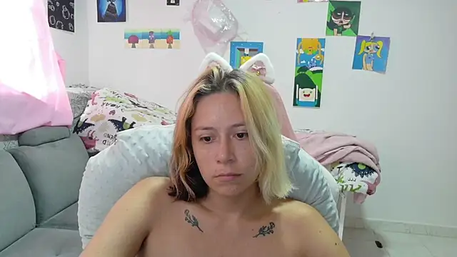 MommyMiaWs webcam