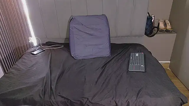 Red_Scarlet16 webcam