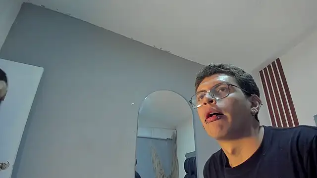 dalhia_and_hades webcam