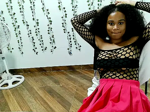 Akemy_Saunders webcam