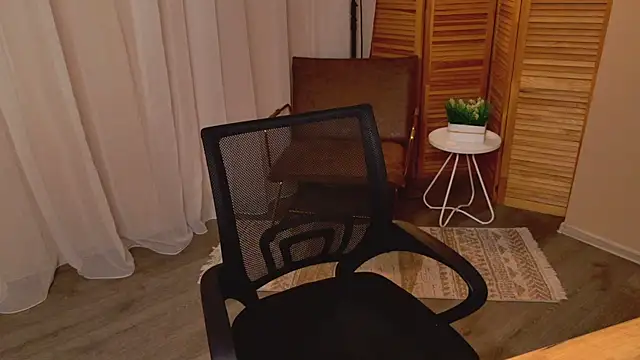 Tomie_Kawakami webcam