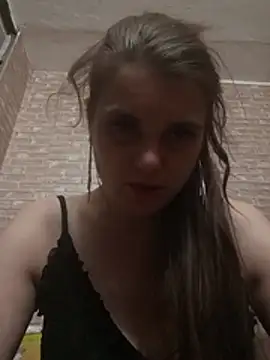 -milfann- - -MilfAnn-'s free webcam - UK Sex Cams