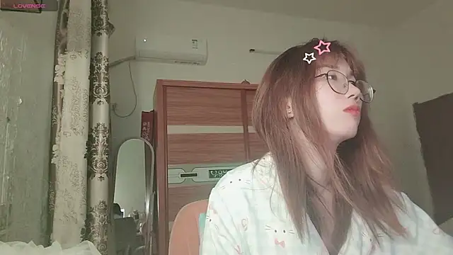 lili_666 (F young) - 成年人的烦恼和谁说都不合适，要学会自我消化，看开，想开，放开。