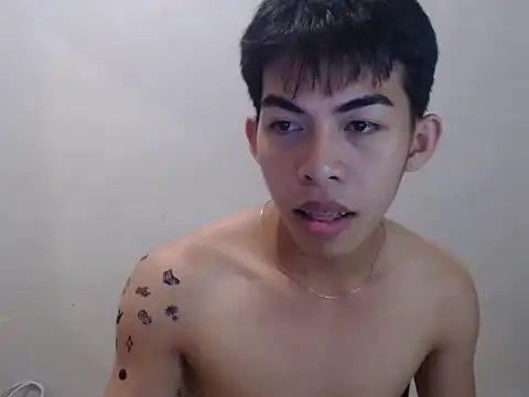 urhotsilverboy (M twink) - hard dick with 2minutes jerkoff