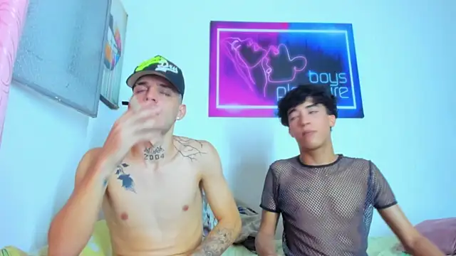 Pleasure_boys_hot webcam