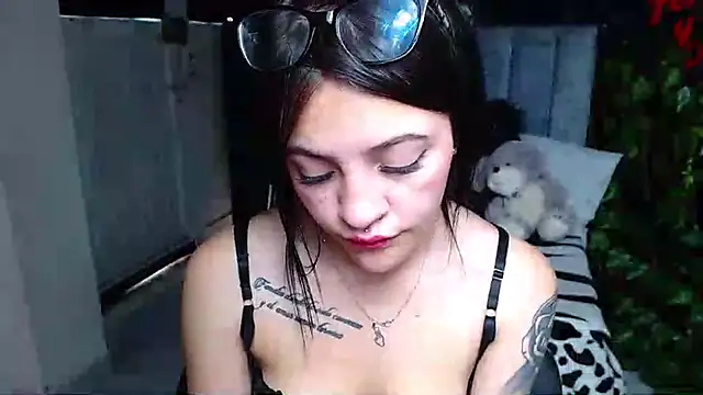 Violettasquirt webcam