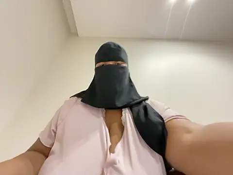Submissive_Arab webcam