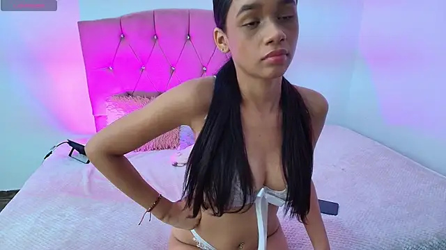 Valentina__Luxx webcam