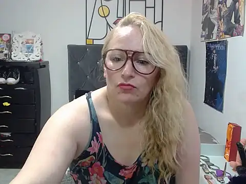 emperabigbootybigass webcam