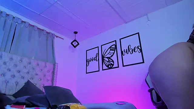 nicolee_millerr webcam