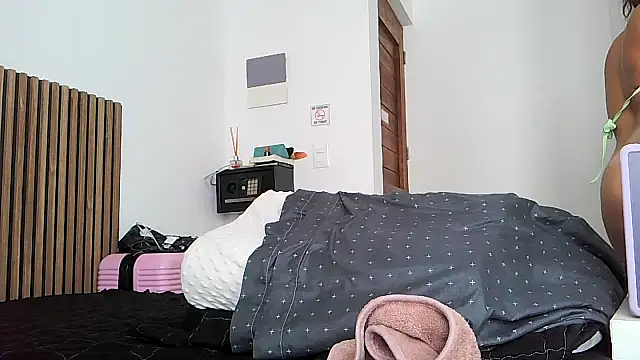 sweetbrunette22 webcam