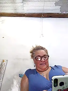 momismilf544 webcam