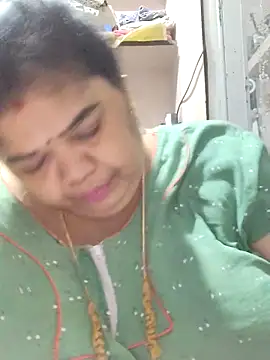 tamilthanushri webcam