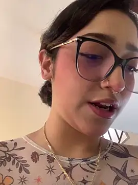 LilithMonette webcam