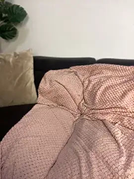 Isabella18_pink webcam