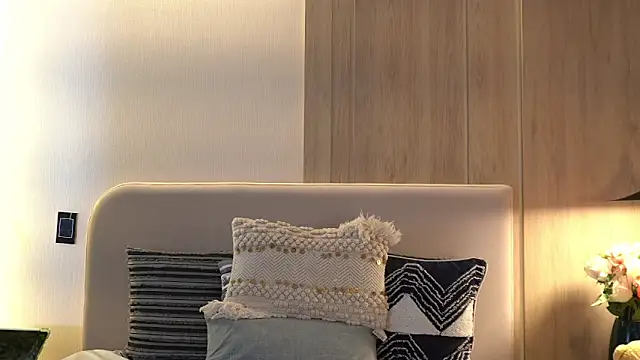 kalabeckett_ (F young) - Vibe my clit with hitachi so Hard 💦