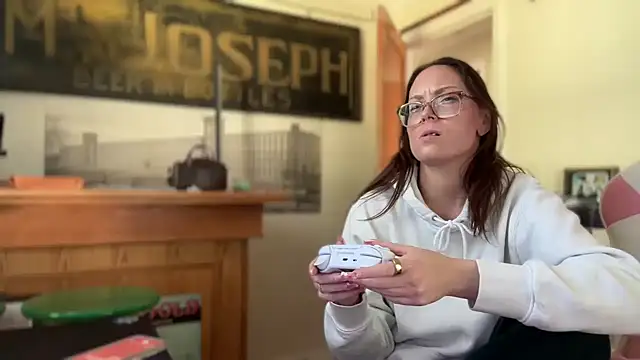 SpaceCowWhore webcam