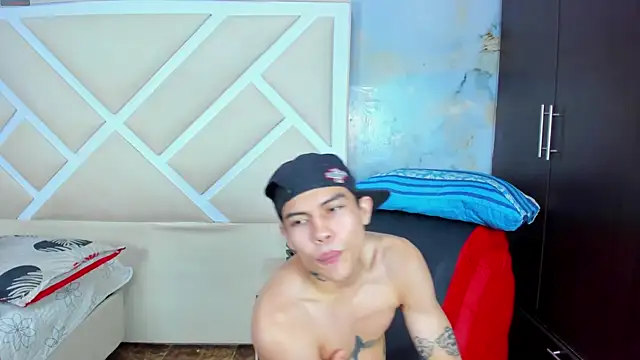 Innocent_Looks webcam