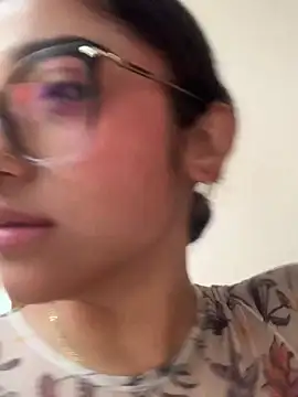 LilithMonette webcam