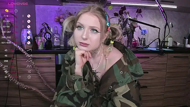 little_grinch666 webcam