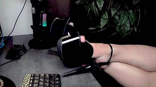 QueenOfUrKink webcam