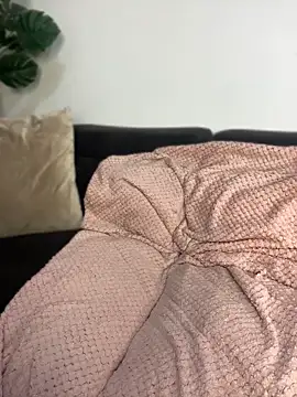 Isabella18_pink webcam