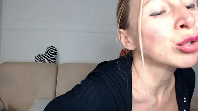 anastasiia1222 webcam