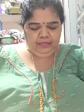 tamilthanushri webcam