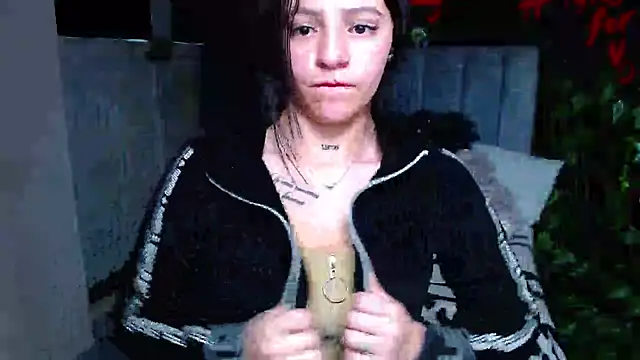 Violettasquirt webcam