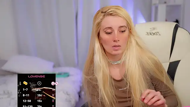 super_peach_stream11 webcam