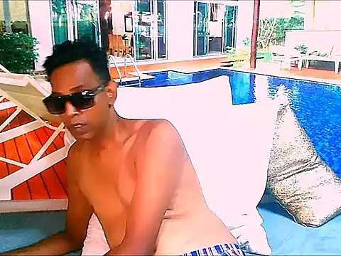 IndianHunk01 webcam
